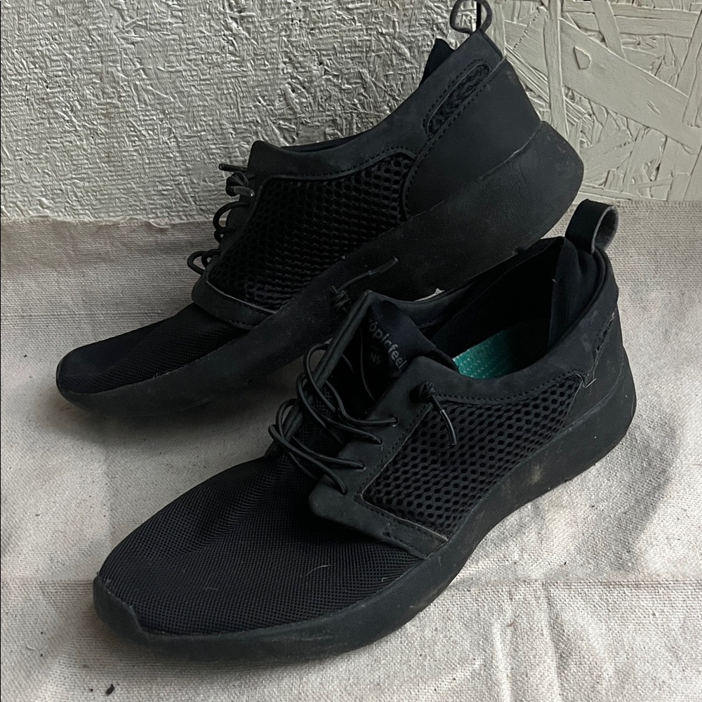 Men's All-Black Mesh Athletic Sneakers